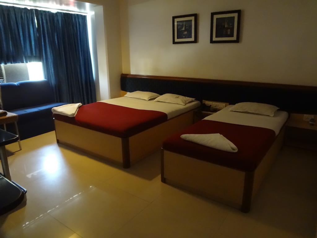 Hotel Ashwin Mumbai  Buitenkant foto