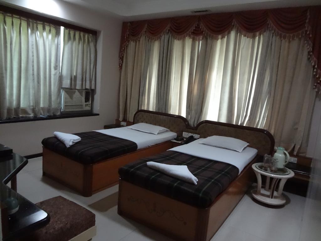 Hotel Ashwin Mumbai  Buitenkant foto