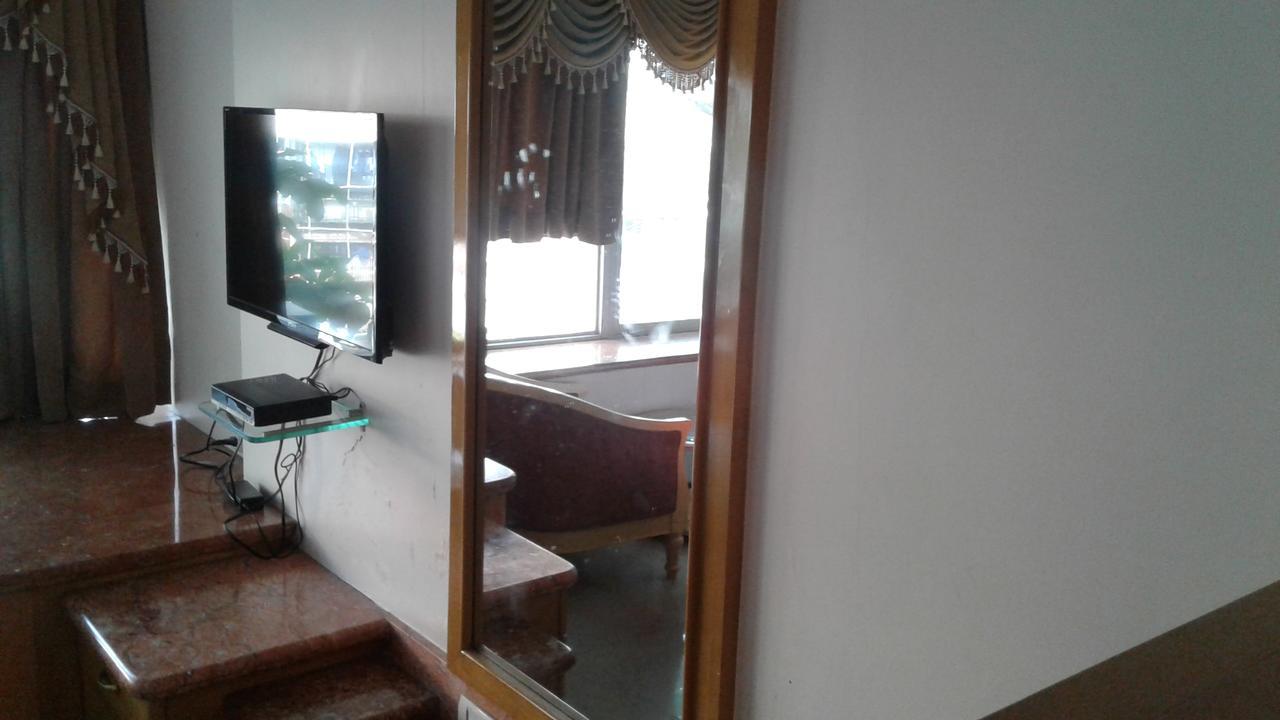 Hotel Ashwin Mumbai  Buitenkant foto