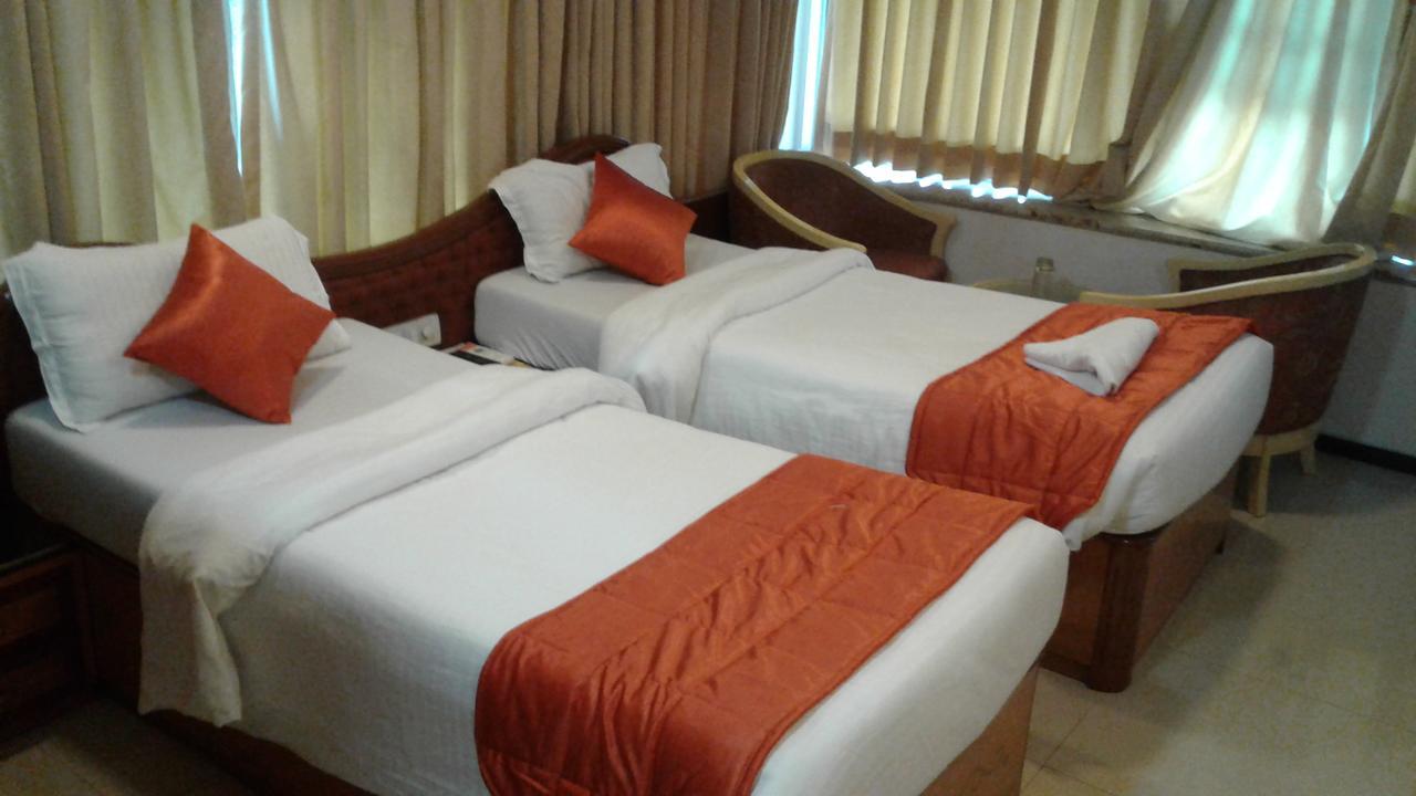Hotel Ashwin Mumbai  Buitenkant foto