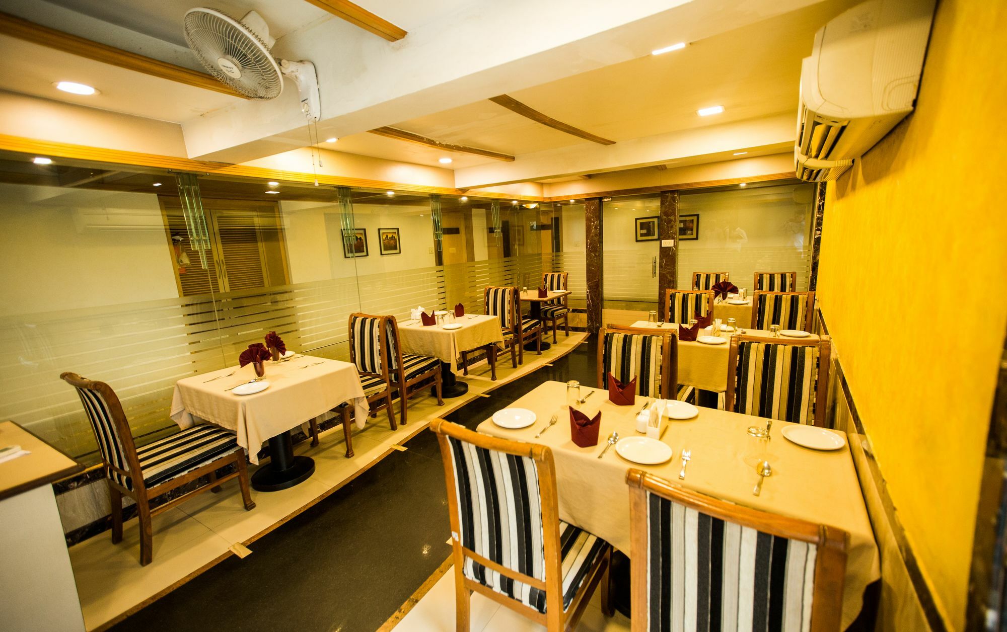 Hotel Ashwin Mumbai  Buitenkant foto