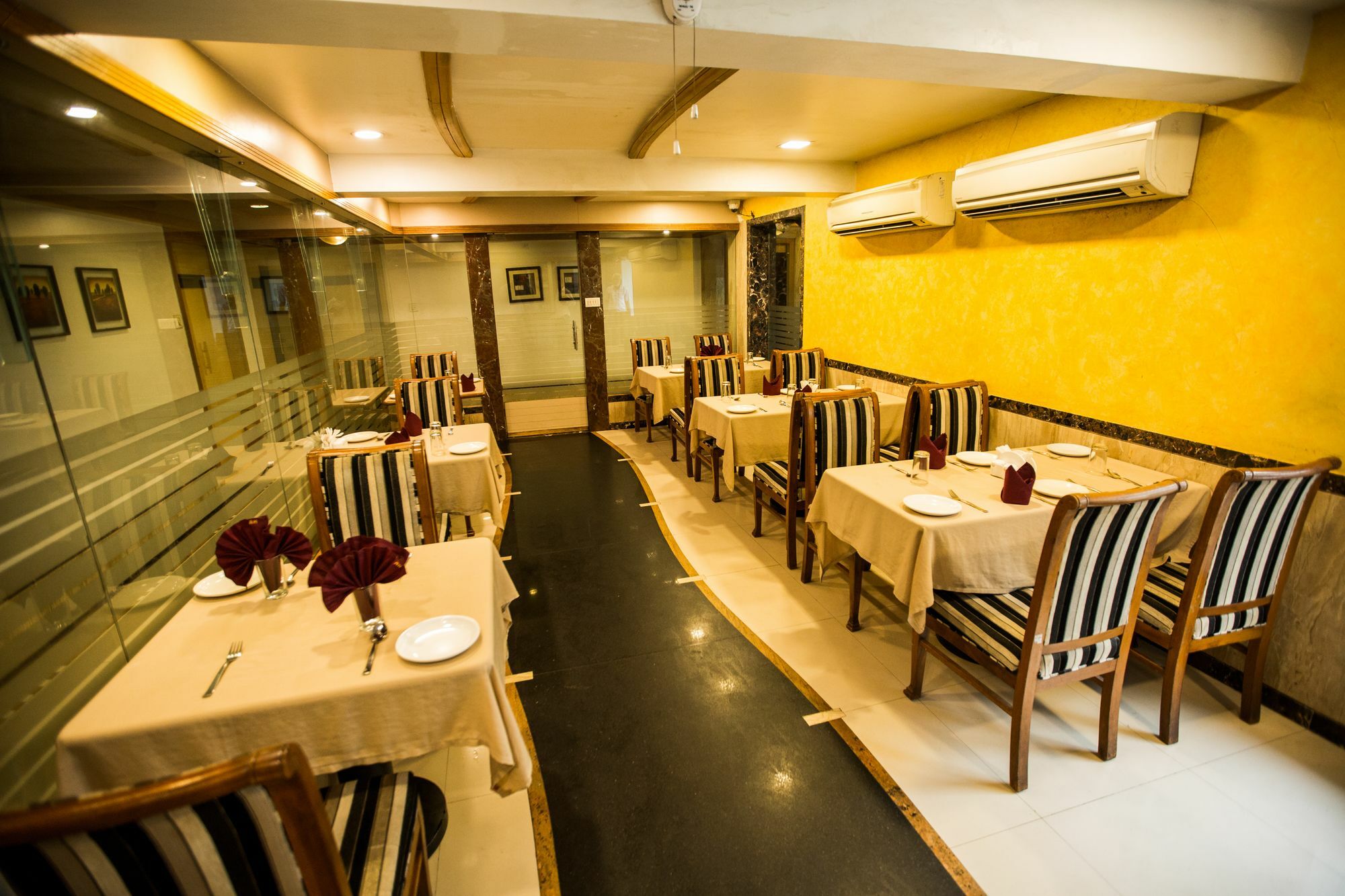 Hotel Ashwin Mumbai  Buitenkant foto