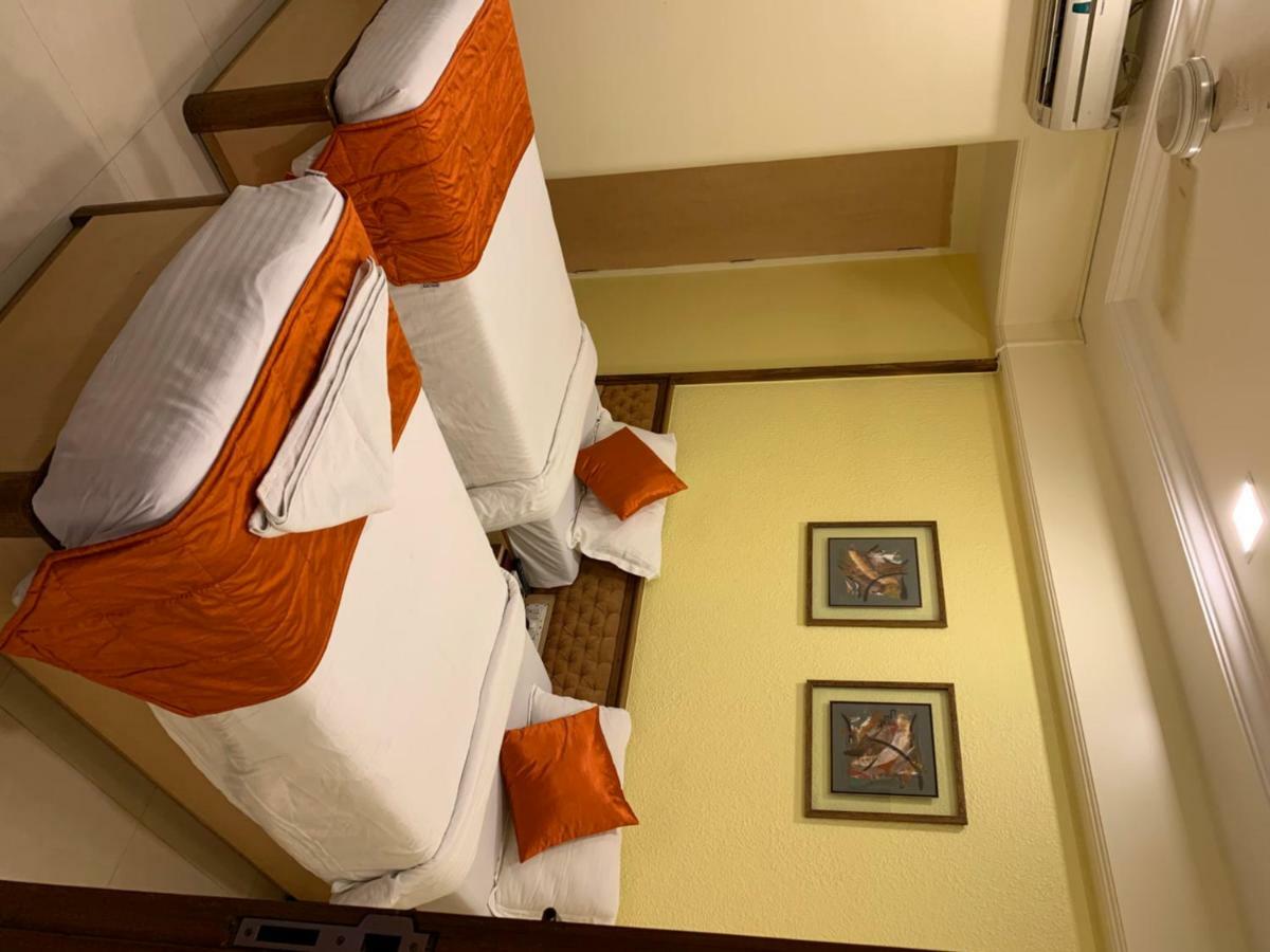 Hotel Ashwin Mumbai  Buitenkant foto